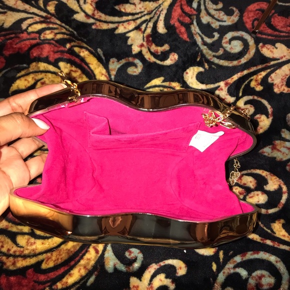 Gold muah clutch with gold shoes - Picture 4 of 7